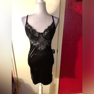 Mind Code Sleeveless Lace Chemise